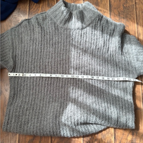 Urban Outfitters Gray Cowl Neck Sweater - Picture 4 of 5